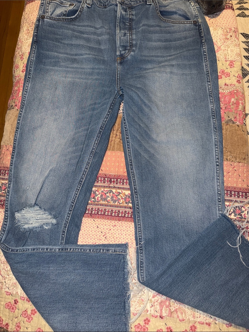 BOYISH Women's Distressed Light Blue Stretch Jeans 32